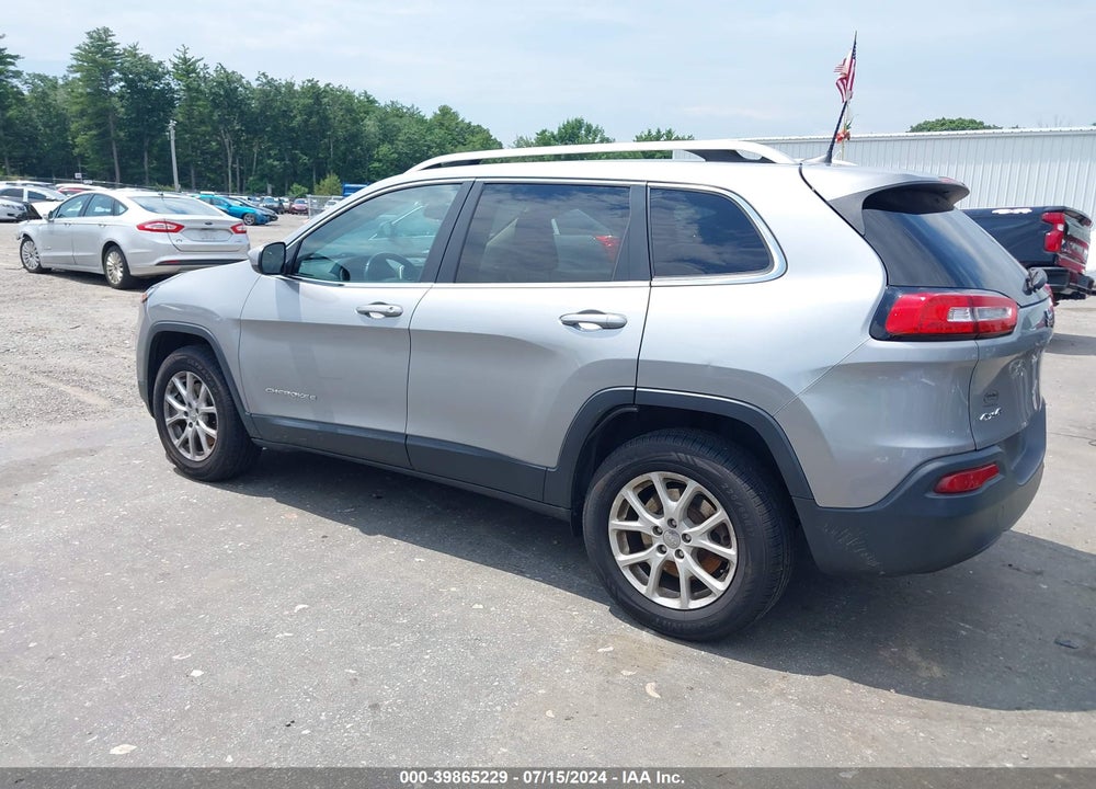 2017 JEEP CHEROKEE LATITUDE 4X4 VIN: 1C4PJMCB7HW565838
