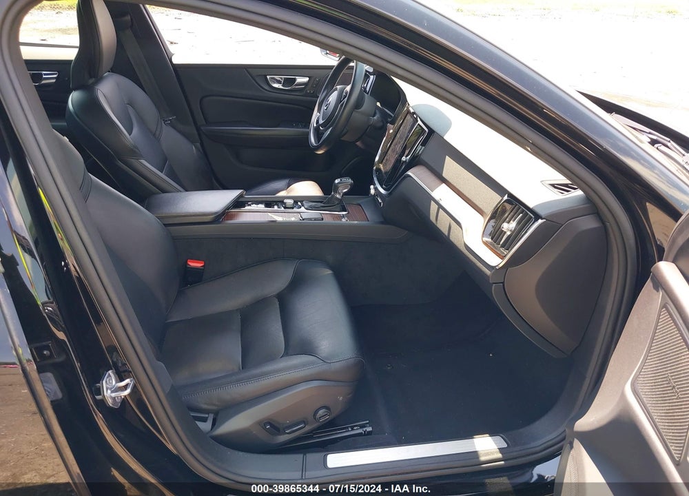 2019 VOLVO S60 T5 MOMENTUM VIN: 7JR102FK7KG013073