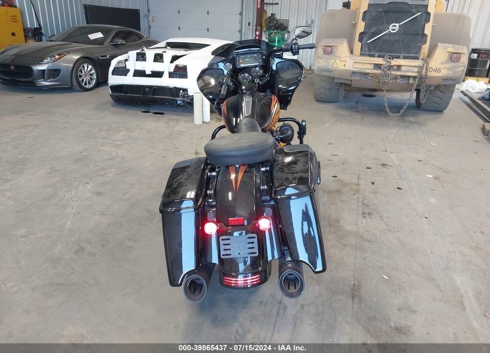 2018 HARLEY-DAVIDSON FLTRXS ROAD GLIDE SPECIAL VIN: 1HD1KTC13JB618812