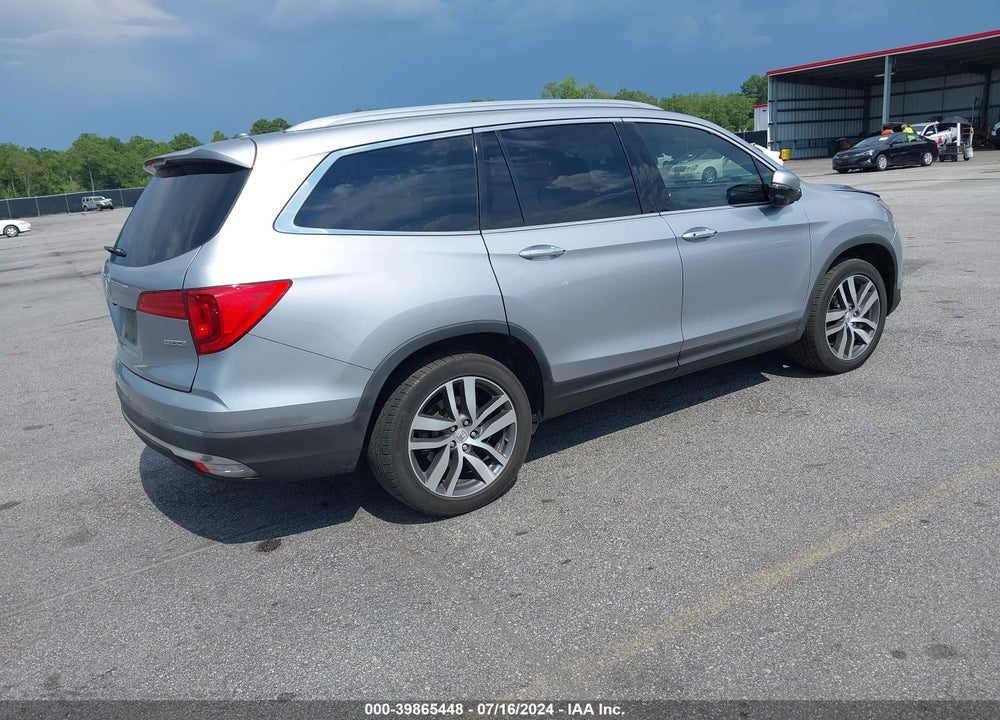 2017 HONDA PILOT TOURING VIN: 5FNYF5H96HB011194