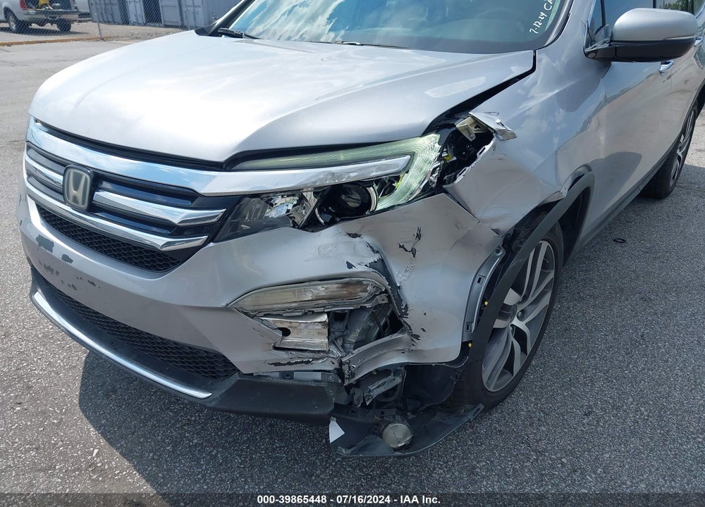 2017 HONDA PILOT TOURING VIN: 5FNYF5H96HB011194