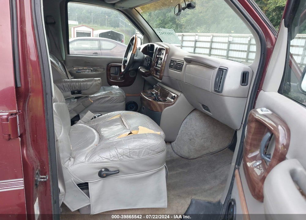 2000 GMC SAVANA RV VIN: 1GDFG15R0Y1110017