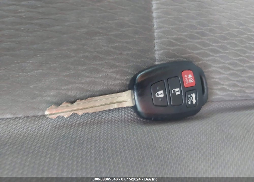 2014 TOYOTA COROLLA LE VIN: 5YFBURHE7EP091816