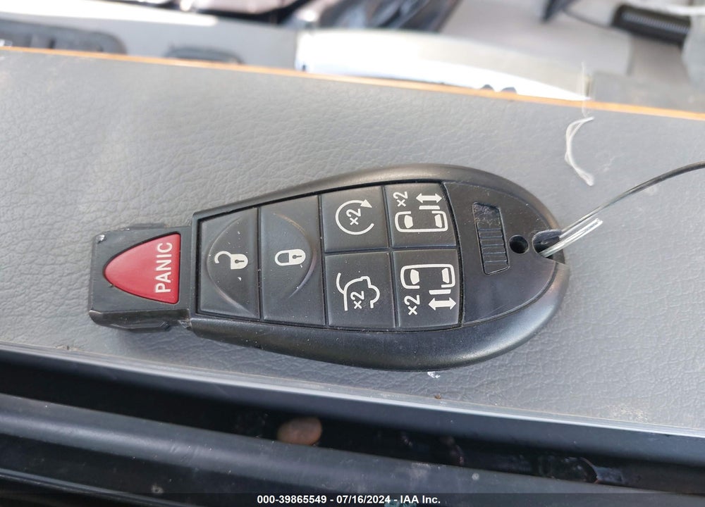 2010 CHRYSLER TOWN & COUNTRY LIMITED VIN: 2A4RR6DX0AR127730