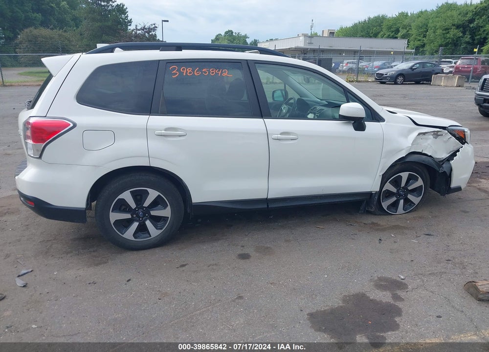 2018 SUBARU FORESTER 2.5I PREMIUM VIN: JF2SJAGC9JH471290