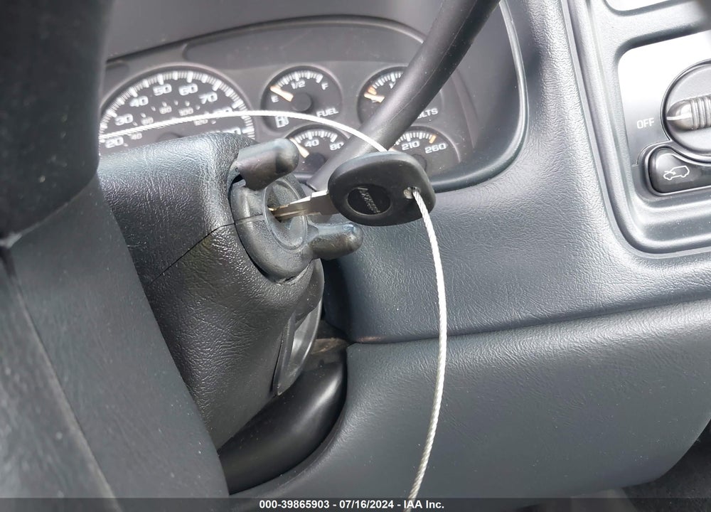 1999 CHEVROLET SILVERADO 1500 VIN: 1GCEC14V4XZ103033