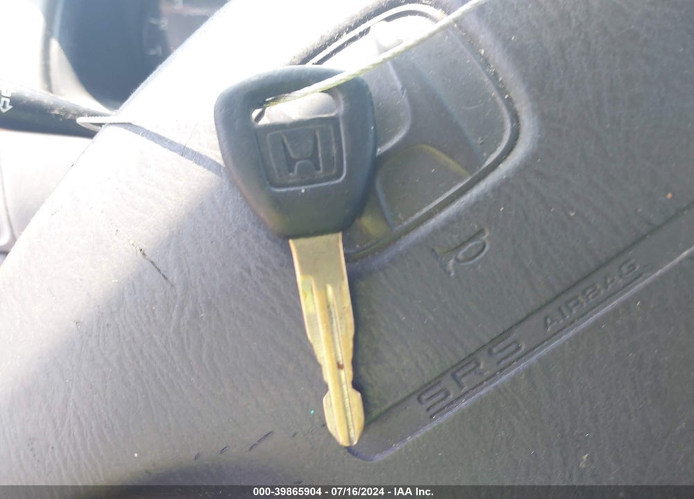 2002 HONDA ACCORD 2.3 VP VIN: 1HGCF86672A002543