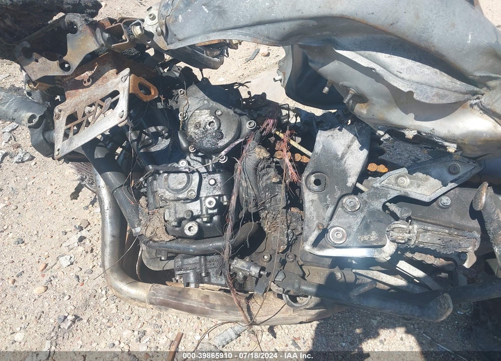2010 YAMAHA FZ1 S VIN: JYARN17EXAA008033