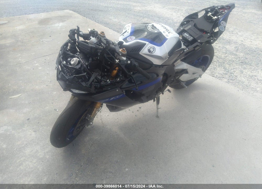 2023 YAMAHA YZFR1M VIN: JYARN67E5PA000606