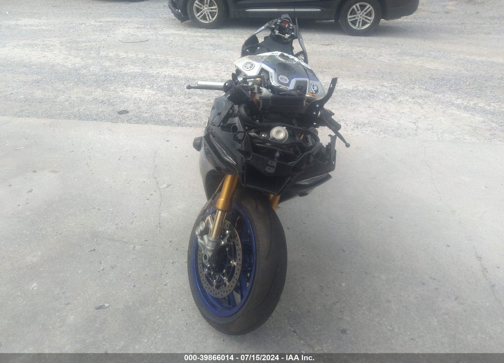 2023 YAMAHA YZFR1M VIN: JYARN67E5PA000606