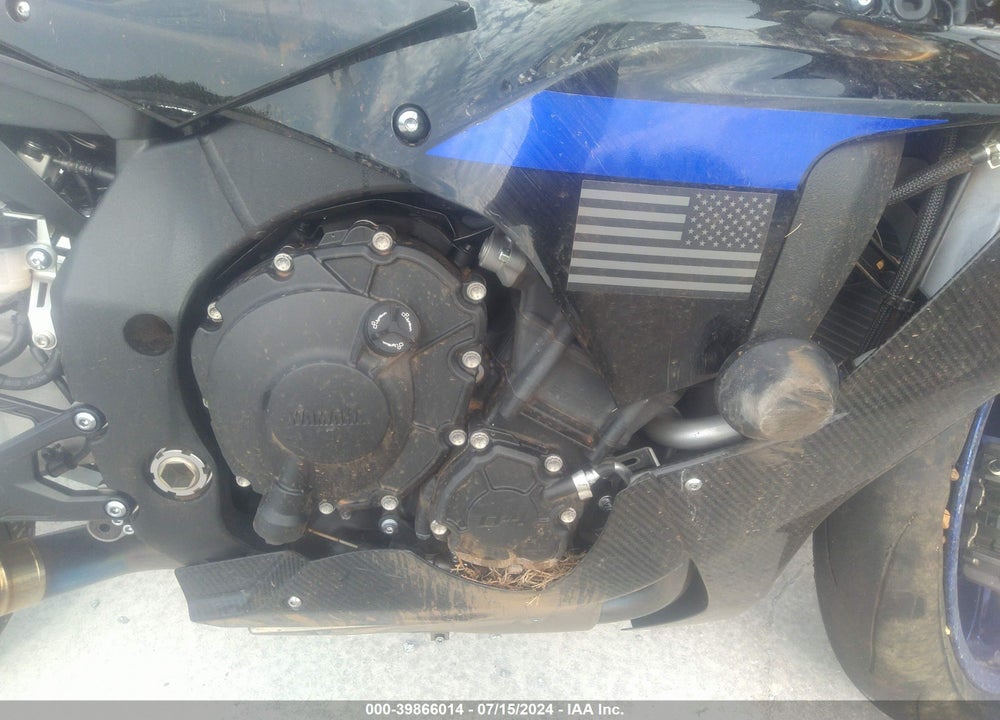 2023 YAMAHA YZFR1M VIN: JYARN67E5PA000606