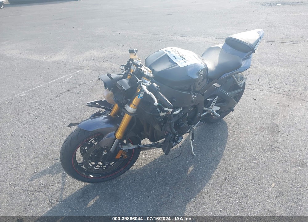 2007 YAMAHA YZFR6 L VIN: JYARJ12E07A020722