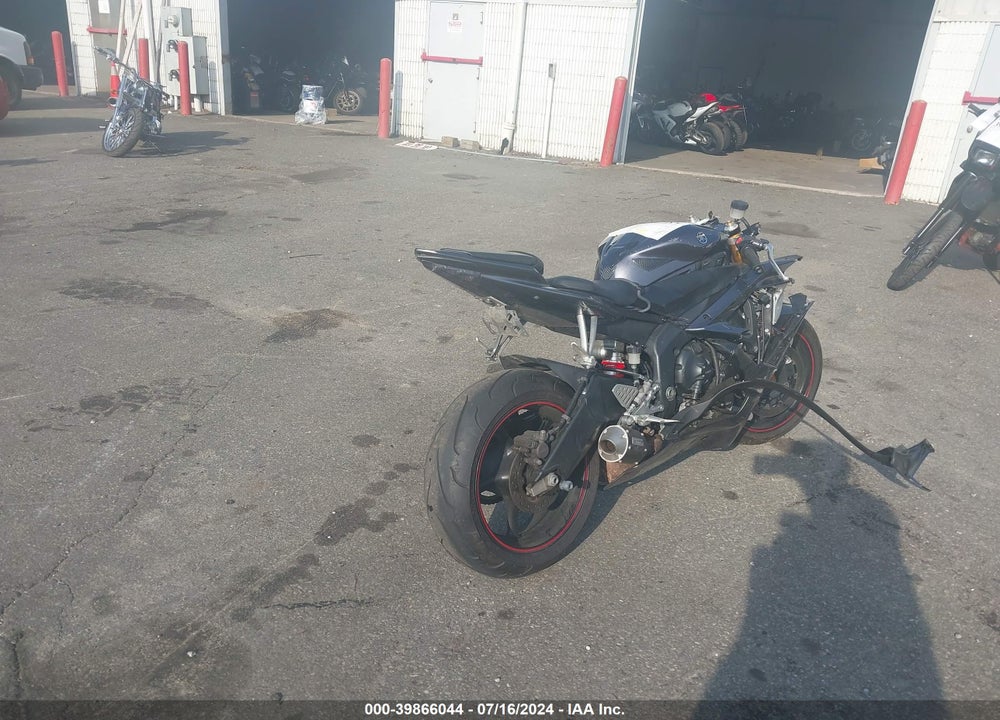 2007 YAMAHA YZFR6 L VIN: JYARJ12E07A020722