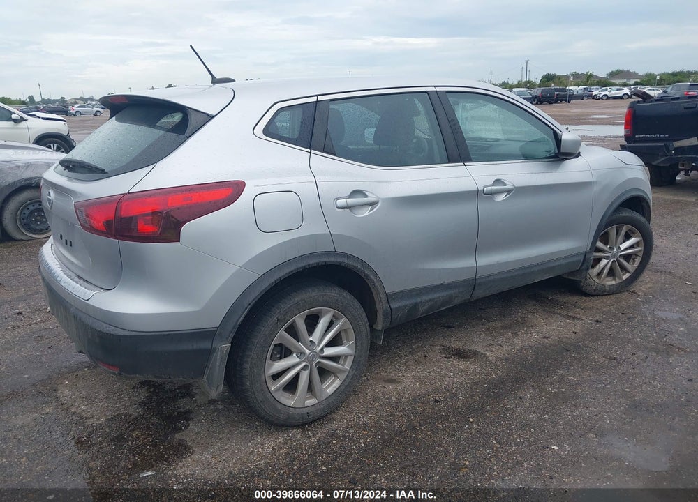 2017 NISSAN ROGUE SPORT S VIN: JN1BJ1CP4HW019859