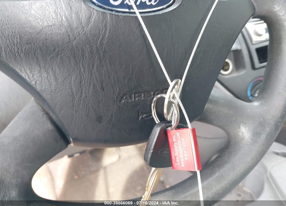 2003 FORD FOCUS LX VIN: 1FAFP33P43W203321