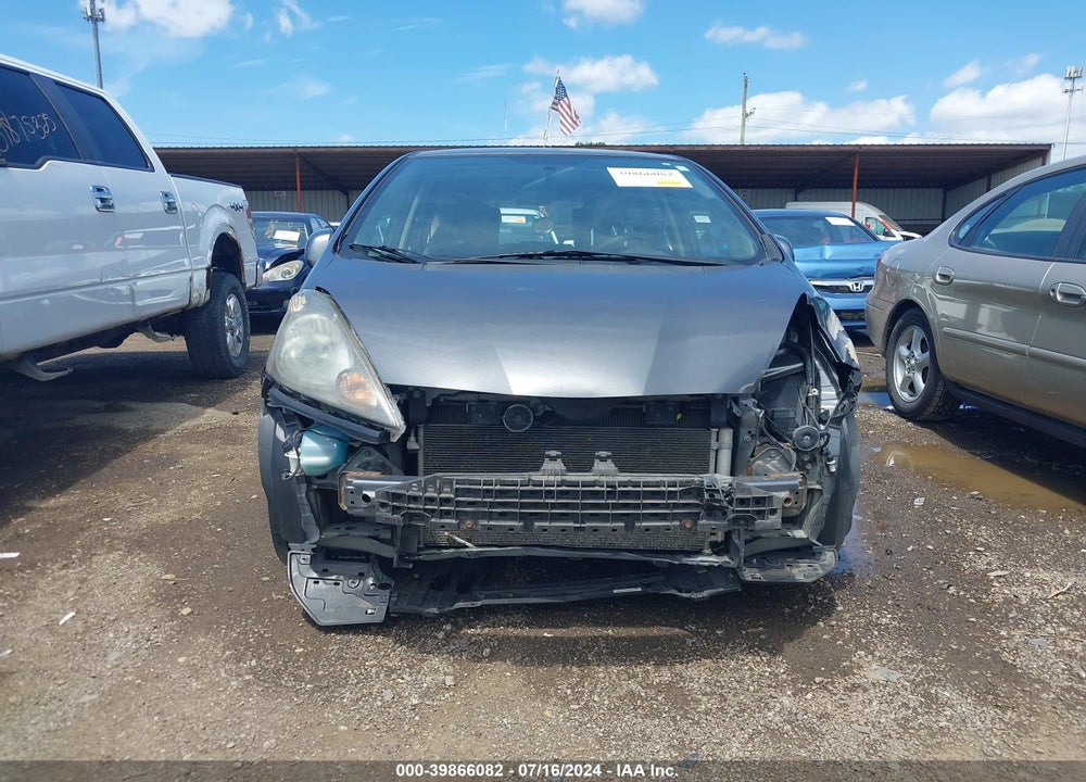 2013 HONDA FIT VIN: JHMGE8H3XDC021065