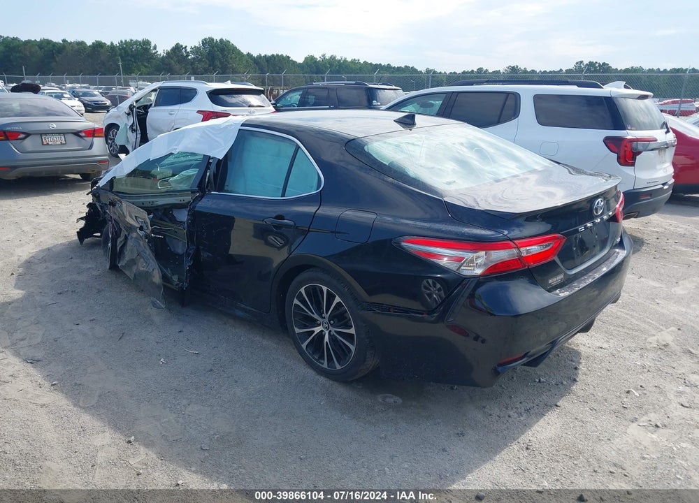 2018 TOYOTA CAMRY SE VIN: 4T1B11HK4JU535405