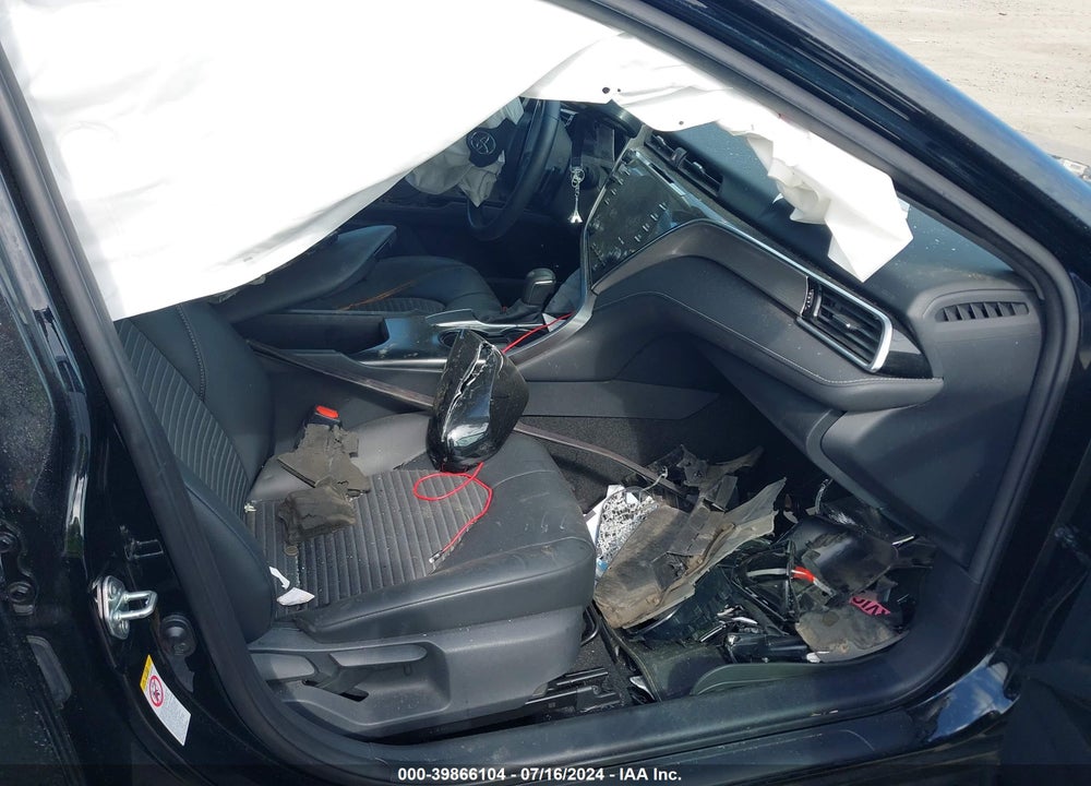 2018 TOYOTA CAMRY SE VIN: 4T1B11HK4JU535405
