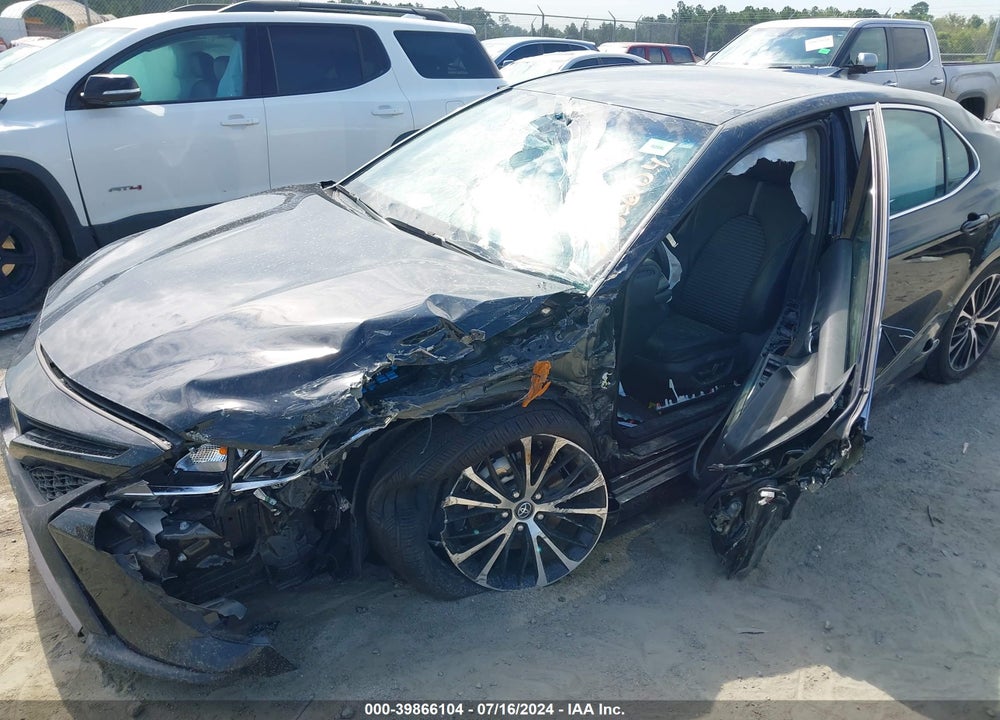 2018 TOYOTA CAMRY SE VIN: 4T1B11HK4JU535405