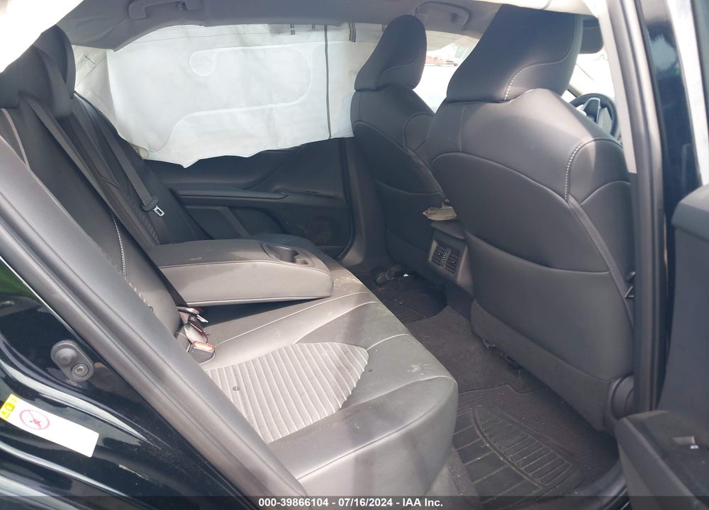 2018 TOYOTA CAMRY SE VIN: 4T1B11HK4JU535405