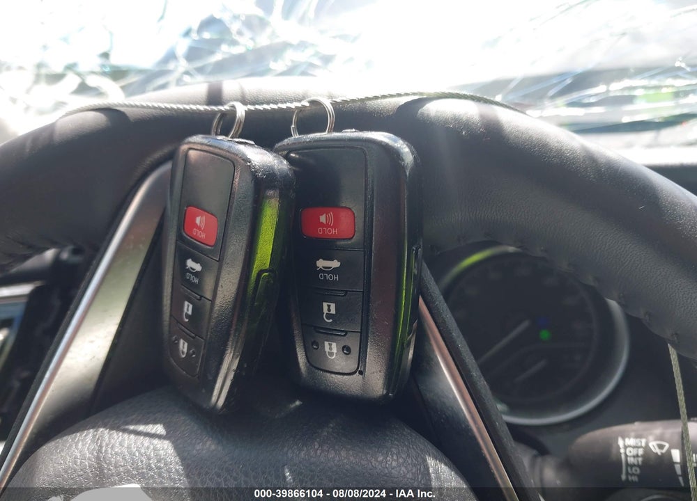 2018 TOYOTA CAMRY SE VIN: 4T1B11HK4JU535405