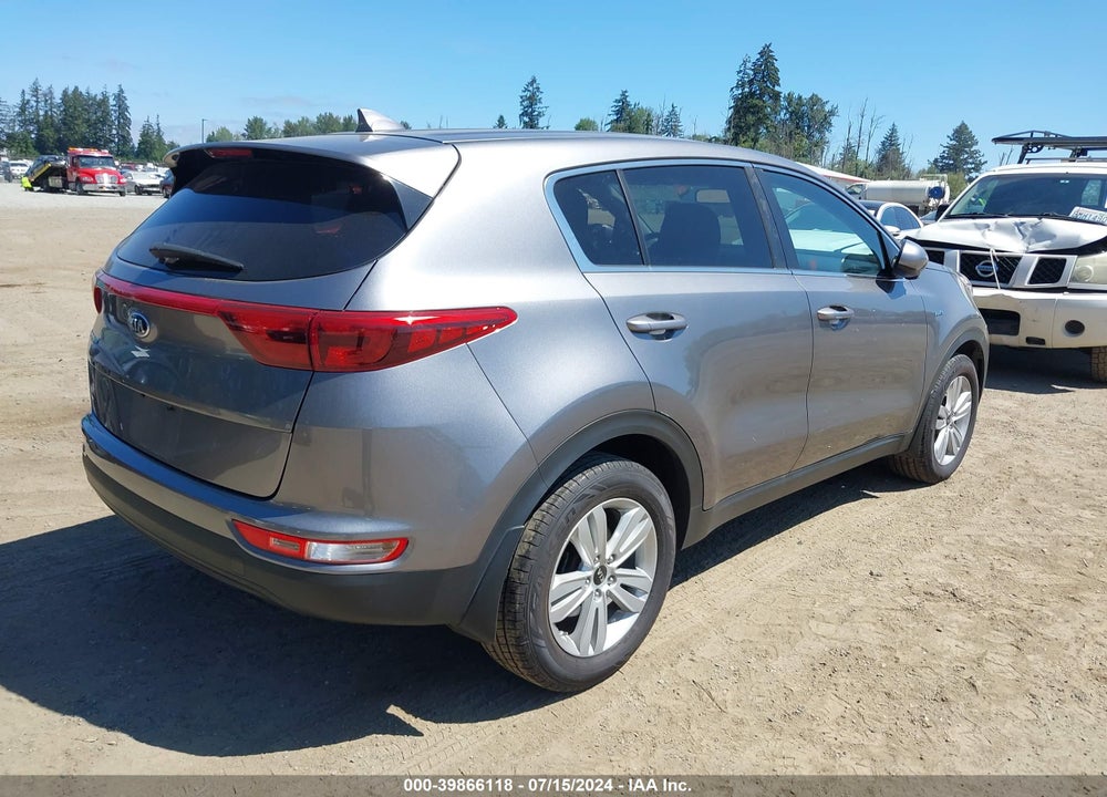 2018 KIA SPORTAGE LX VIN: KNDPMCAC0J7382455