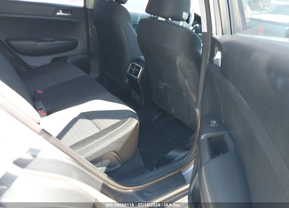 2018 KIA SPORTAGE LX VIN: KNDPMCAC0J7382455