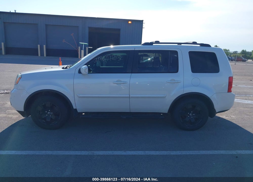 2015 HONDA PILOT TOURING VIN: 5FNYF4H97FB064431