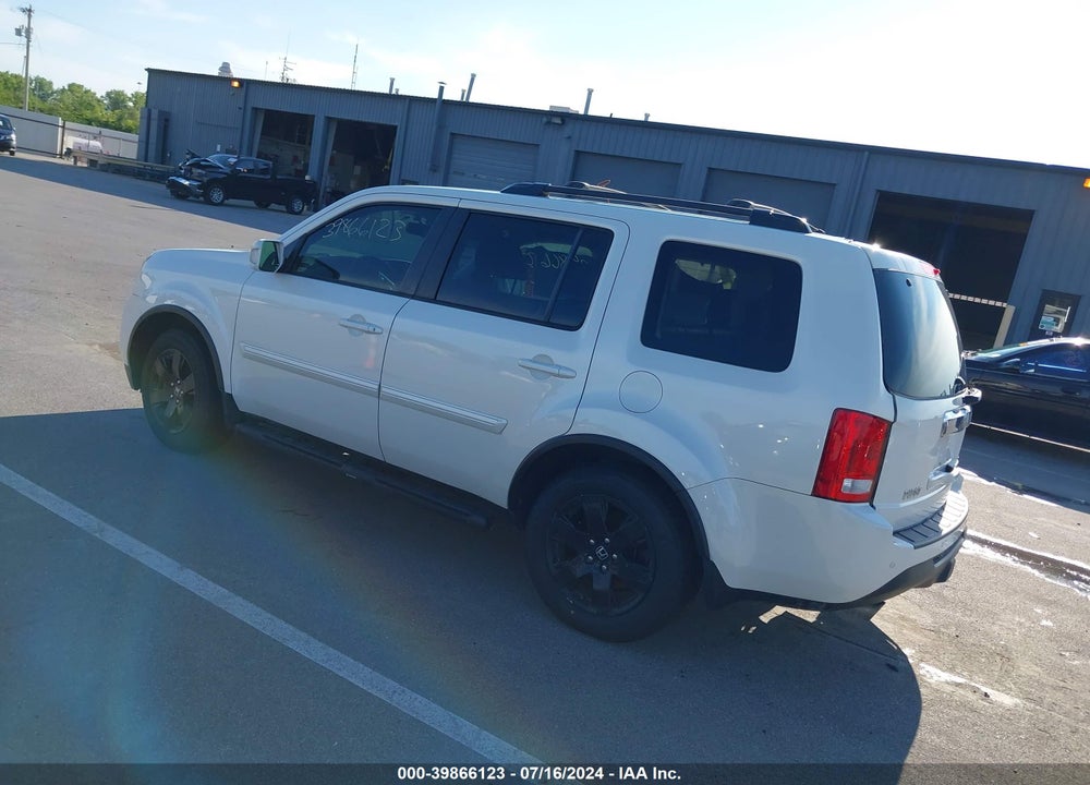 2015 HONDA PILOT TOURING VIN: 5FNYF4H97FB064431
