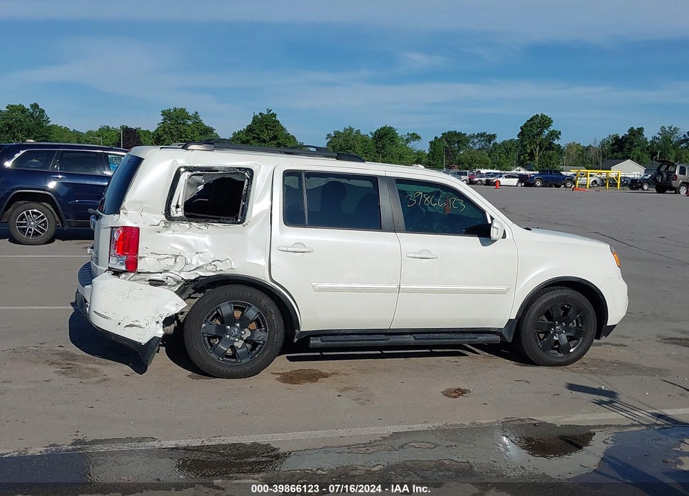 2015 HONDA PILOT TOURING VIN: 5FNYF4H97FB064431