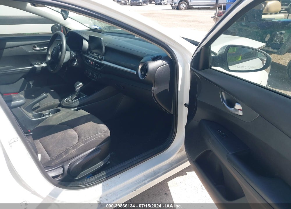 2021 KIA FORTE LXS VIN: 3KPF24AD8ME290868