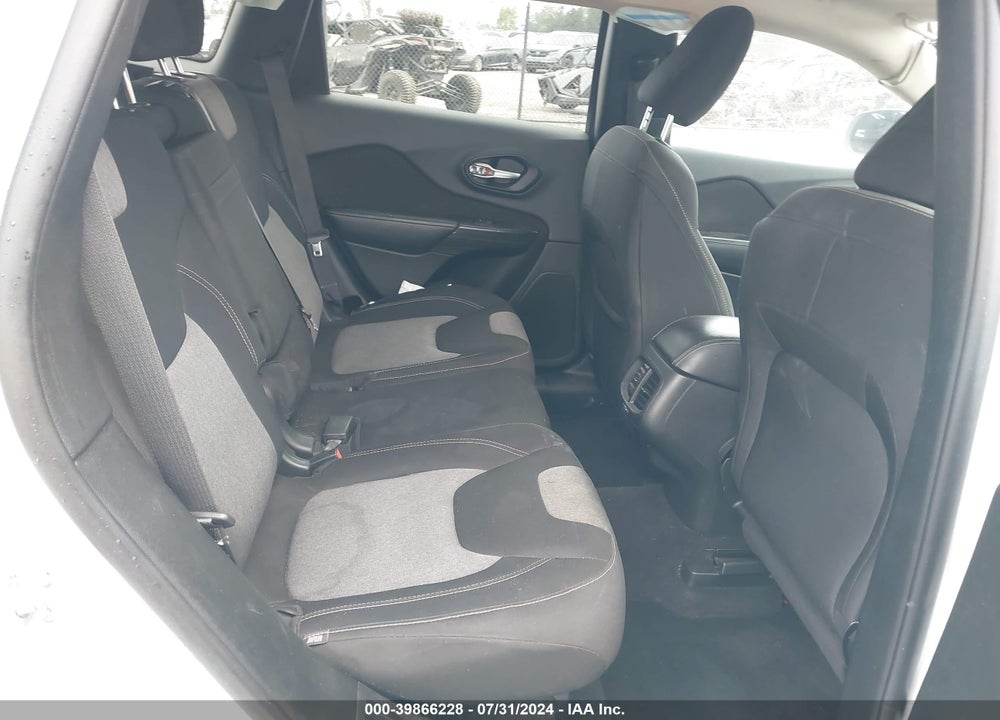 2014 JEEP CHEROKEE LATITUDE VIN: 1C4PJLCS3EW319813