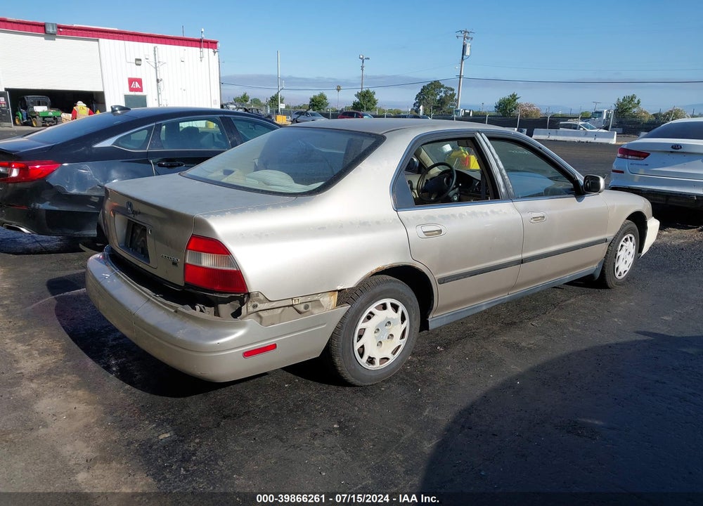1994 HONDA ACCORD LX/EX VIN: 1HGCD5633RA167218