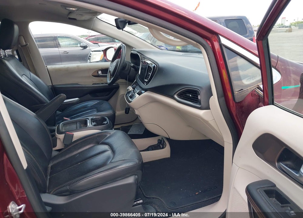 2017 CHRYSLER PACIFICA TOURING L VIN: 2C4RC1BG5HR544056