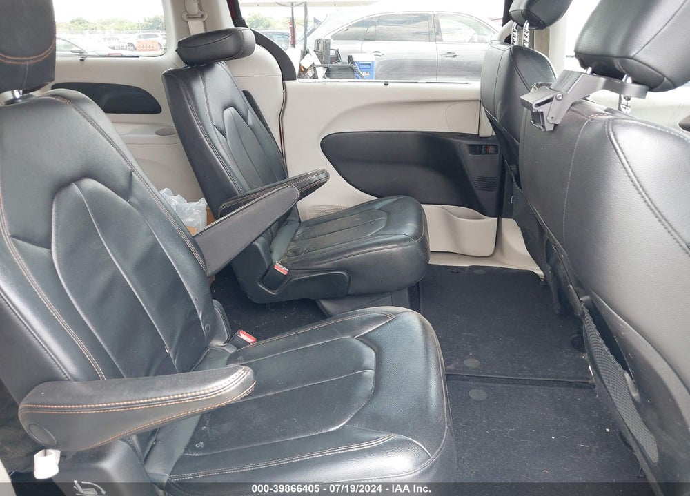 2017 CHRYSLER PACIFICA TOURING L VIN: 2C4RC1BG5HR544056