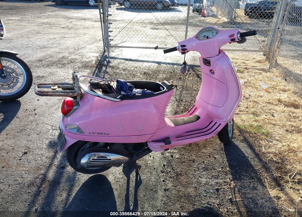 2010 VESPA LX 150 VIN: ZAPM448F7A5018827