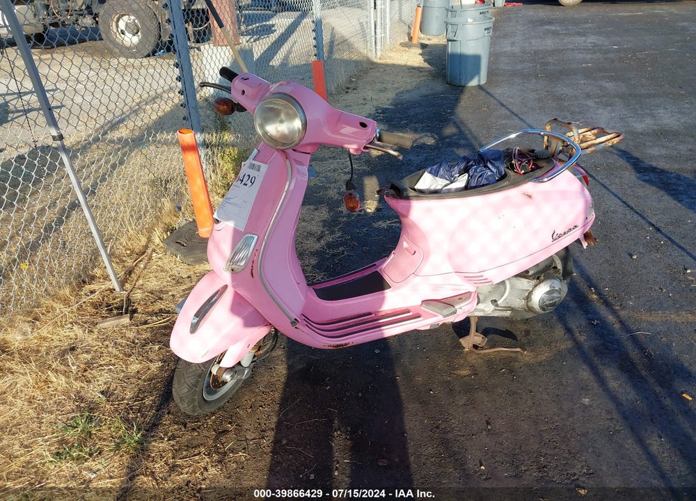 2010 VESPA LX 150 VIN: ZAPM448F7A5018827