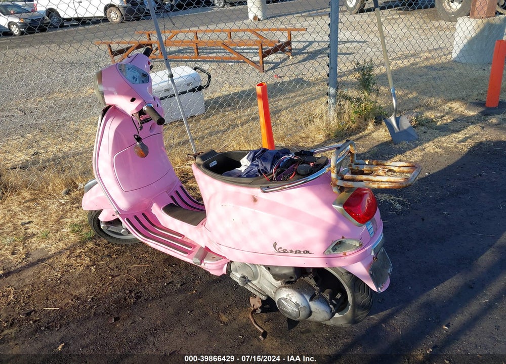 2010 VESPA LX 150 VIN: ZAPM448F7A5018827