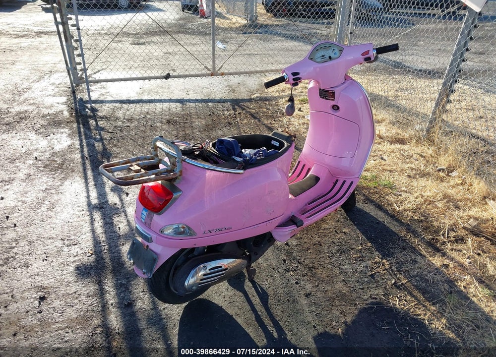 2010 VESPA LX 150 VIN: ZAPM448F7A5018827
