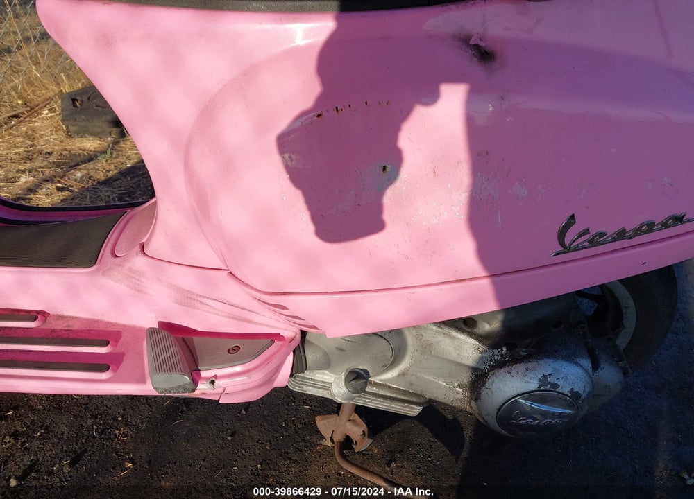 2010 VESPA LX 150 VIN: ZAPM448F7A5018827