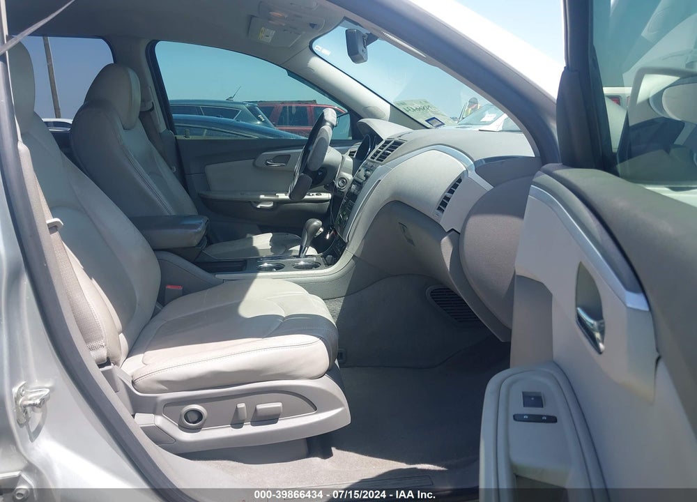 2010 CHEVROLET TRAVERSE LT VIN: 1GNLRGED9AJ244871