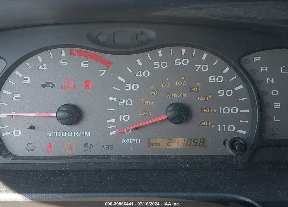 2003 TOYOTA SEQUOIA SR5 V8 VIN: 5TDBT44A63S180130