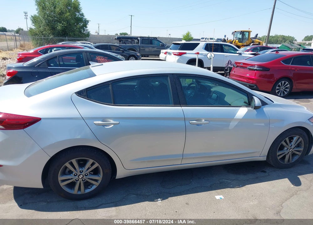 2018 HYUNDAI ELANTRA SEL VIN: 5NPD84LFXJH216427