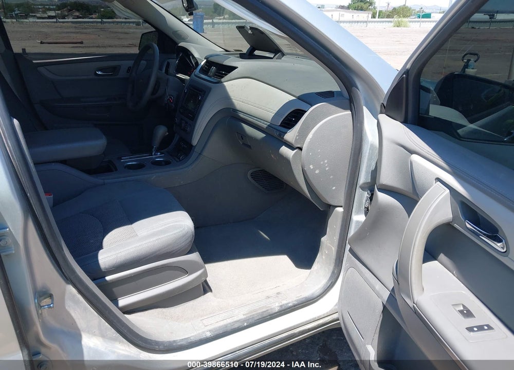 2017 CHEVROLET TRAVERSE LS VIN: 1GNKVFED5HJ305595