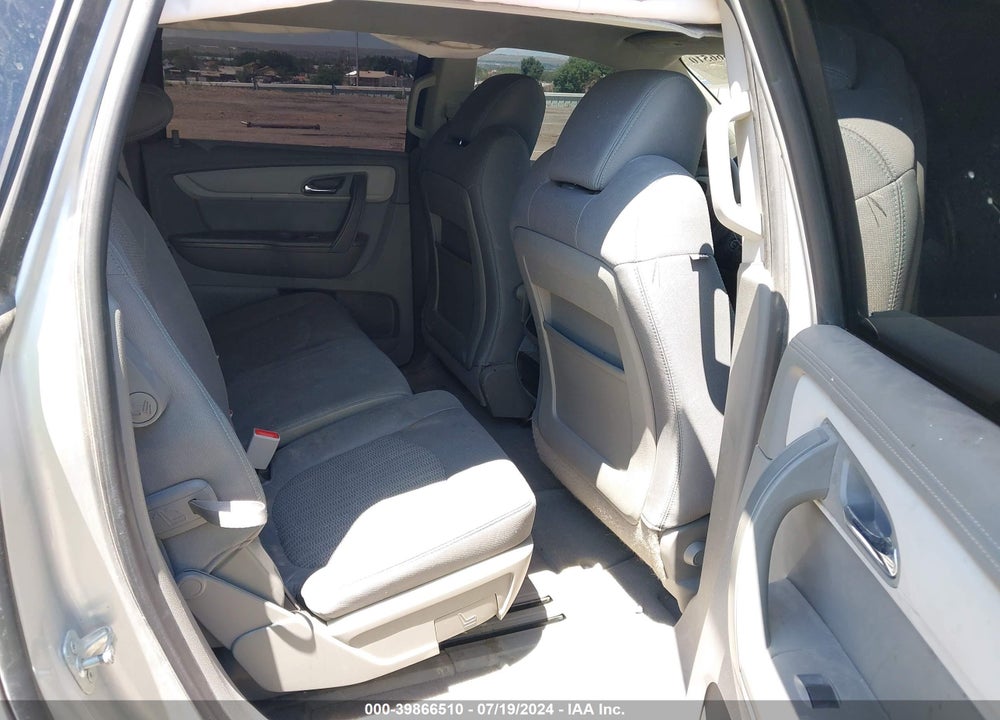 2017 CHEVROLET TRAVERSE LS VIN: 1GNKVFED5HJ305595