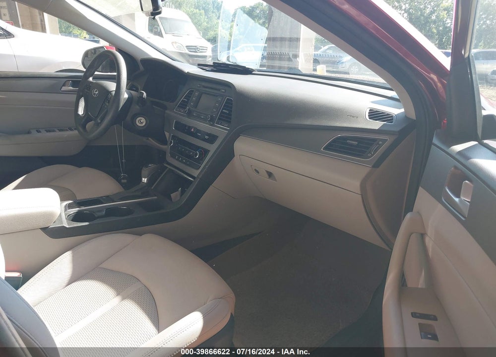 2015 HYUNDAI SONATA SE VIN: 5NPE24AF4FH172828