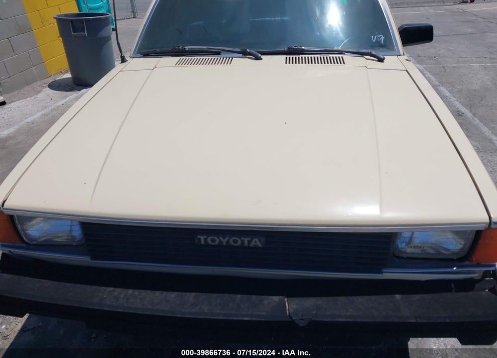 1983 TOYOTA COROLLA VIN: JT2AE71D8D2102018