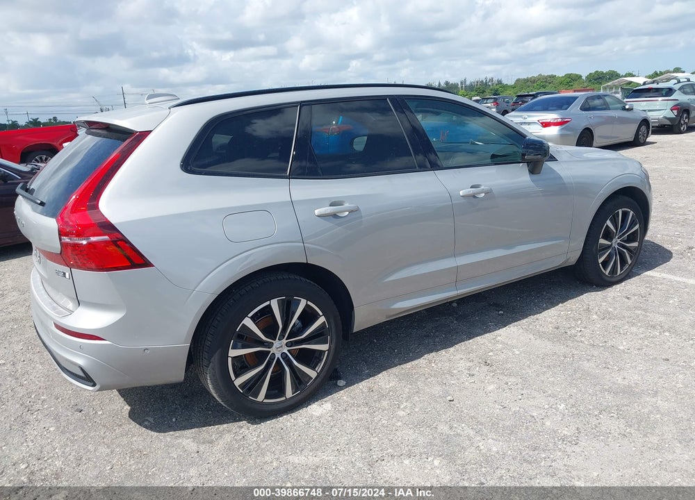 2023 VOLVO XC60 B5 ULTIMATE DARK THEME VIN: YV4L12RX8P1341234