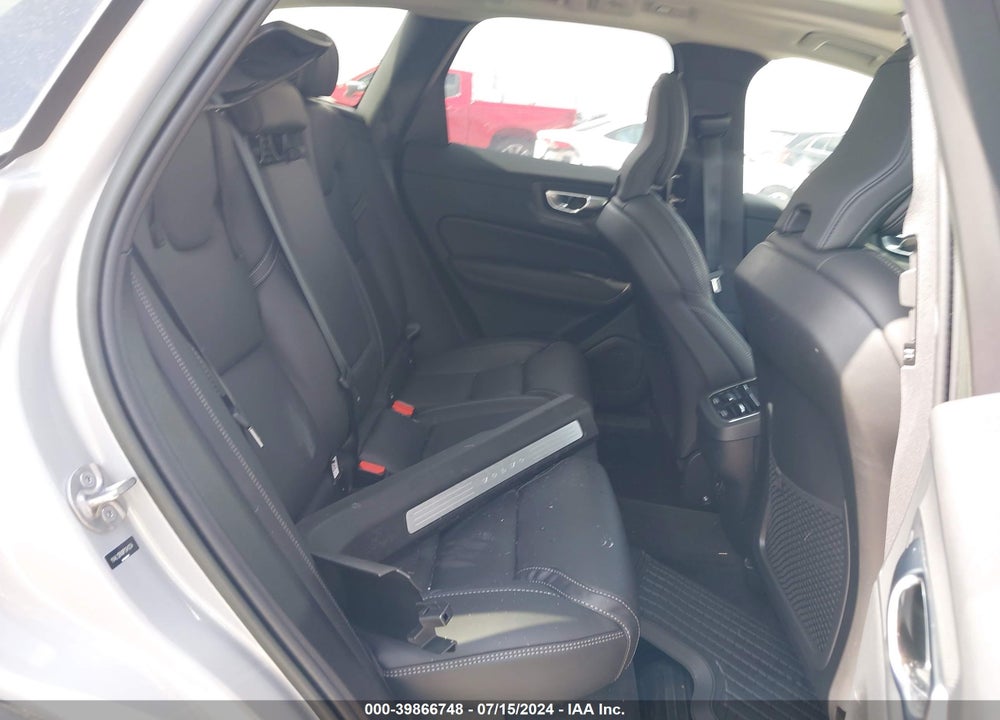 2023 VOLVO XC60 B5 ULTIMATE DARK THEME VIN: YV4L12RX8P1341234