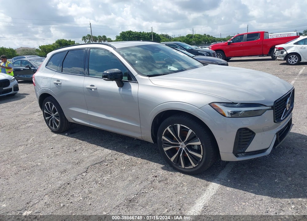 2023 VOLVO XC60 B5 ULTIMATE DARK THEME VIN: YV4L12RX8P1341234